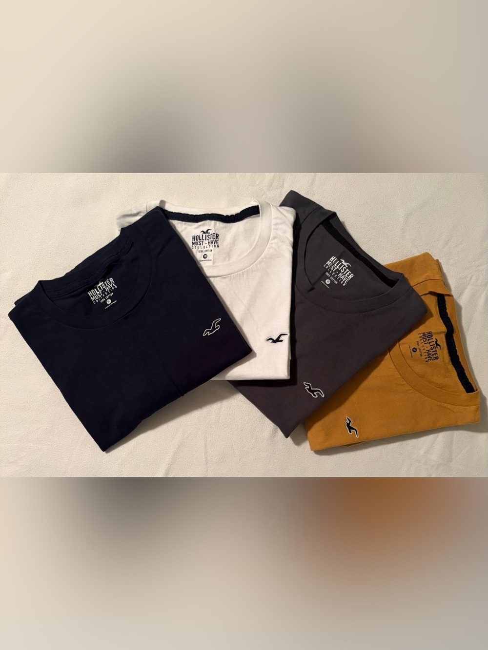 Hollister Men’s Short Sleeve Crew Tees in Black, White, Charcoal & Mustard NWOT